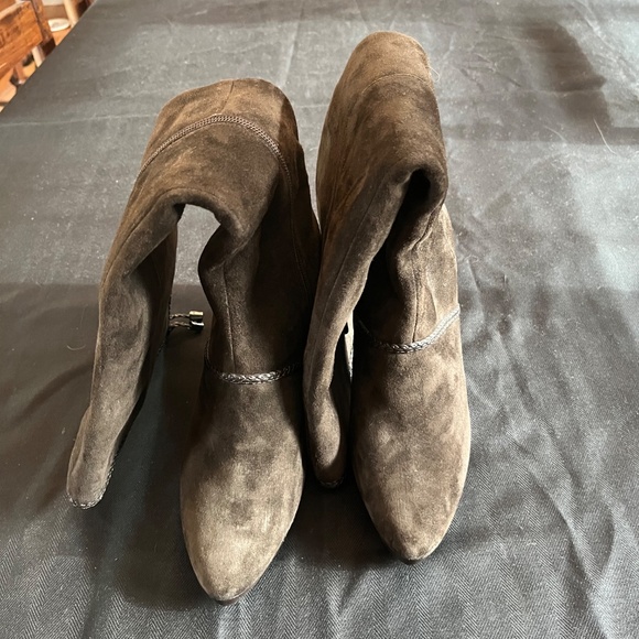 Brown Suede Heeled Boots - Picture 5 of 6